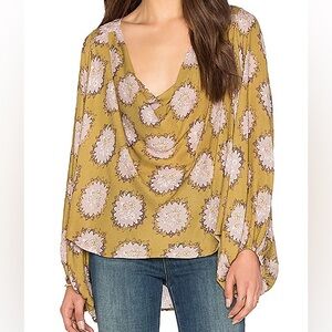 Free People Cowling Around Floral Top in Goldenrod Size Large